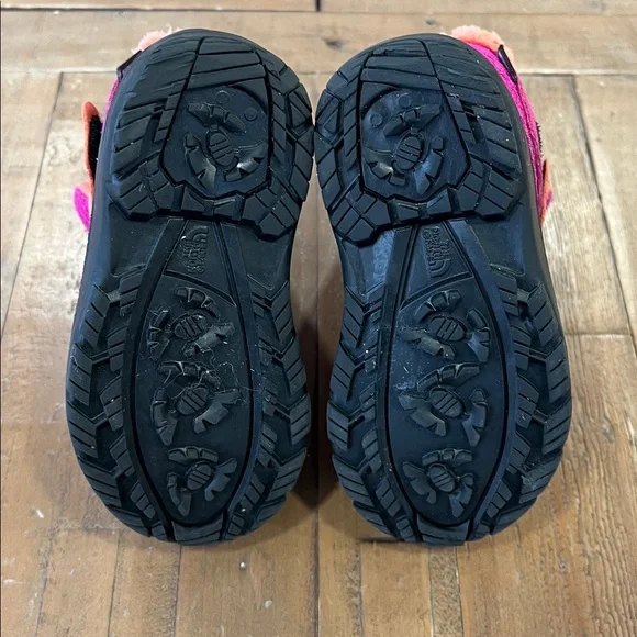 The North Face apenglow Waterpoof winter snow boots kids 8 pink pull on - Picture 12 of 12